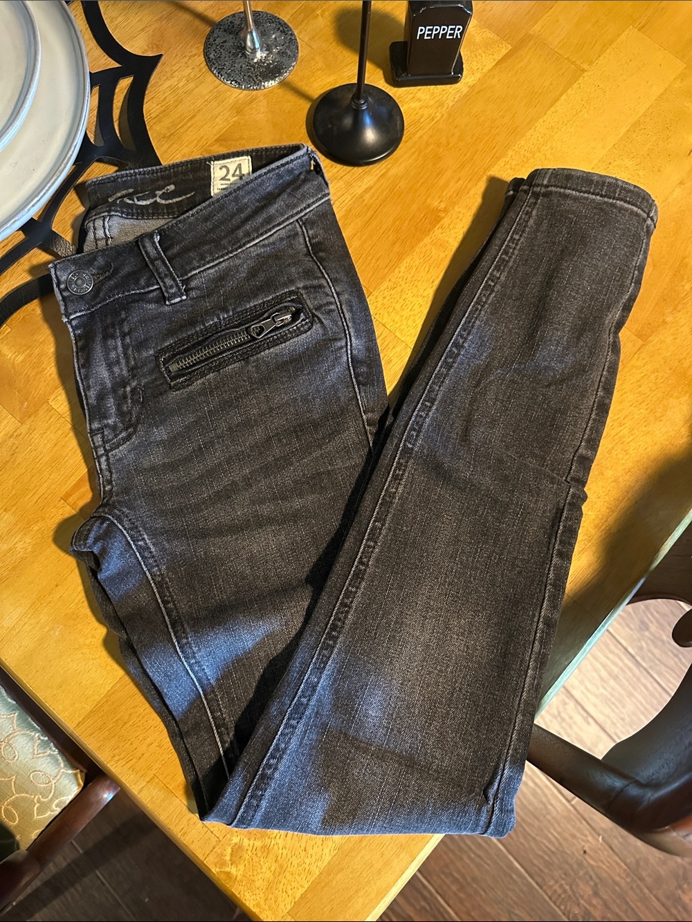 Free People Women's Skinny Jeans in Washed Black